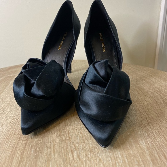 New Pelle Moda heels size 6.5 M - Picture 2 of 3